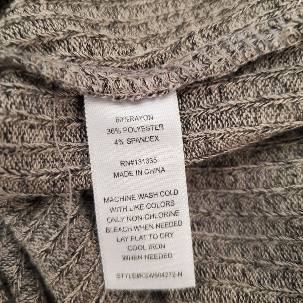 Socialite Button Front Ribbed Top Size Extra Small - Picture 11 of 11